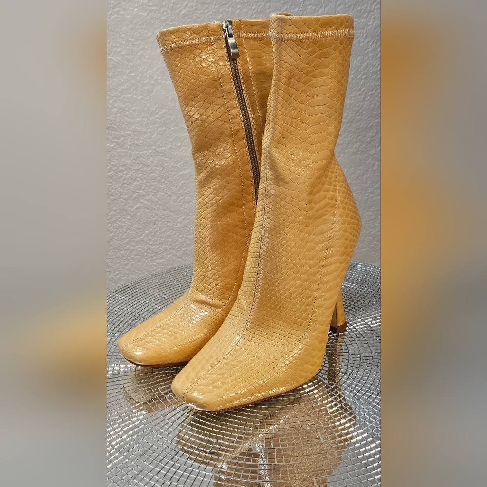 Yellow Snake Boot - Picture 5 of 14